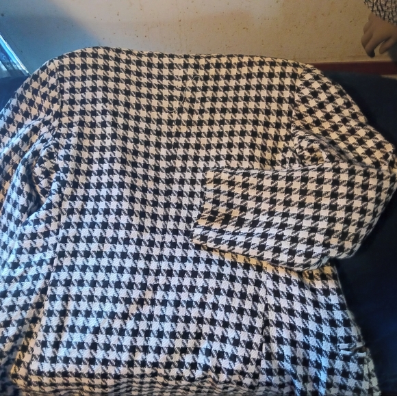 Ladies black and white Blazer - Picture 4 of 7